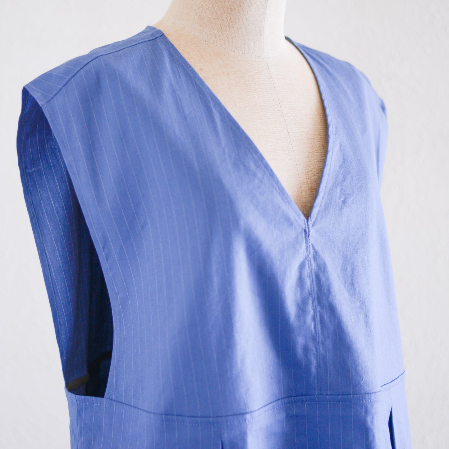 リネンレーヨンVネックタックプルオーバー Blue