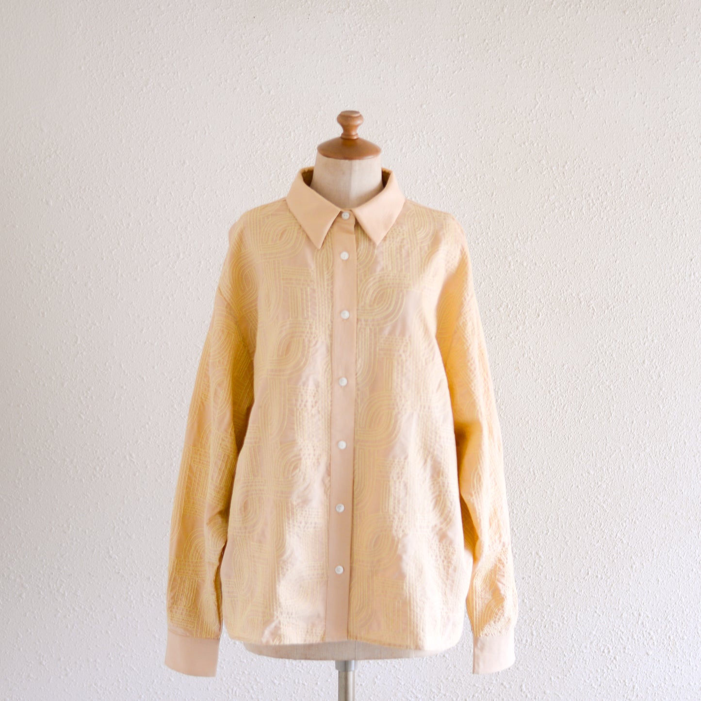 エンブロイダードコットンシャツ Peach