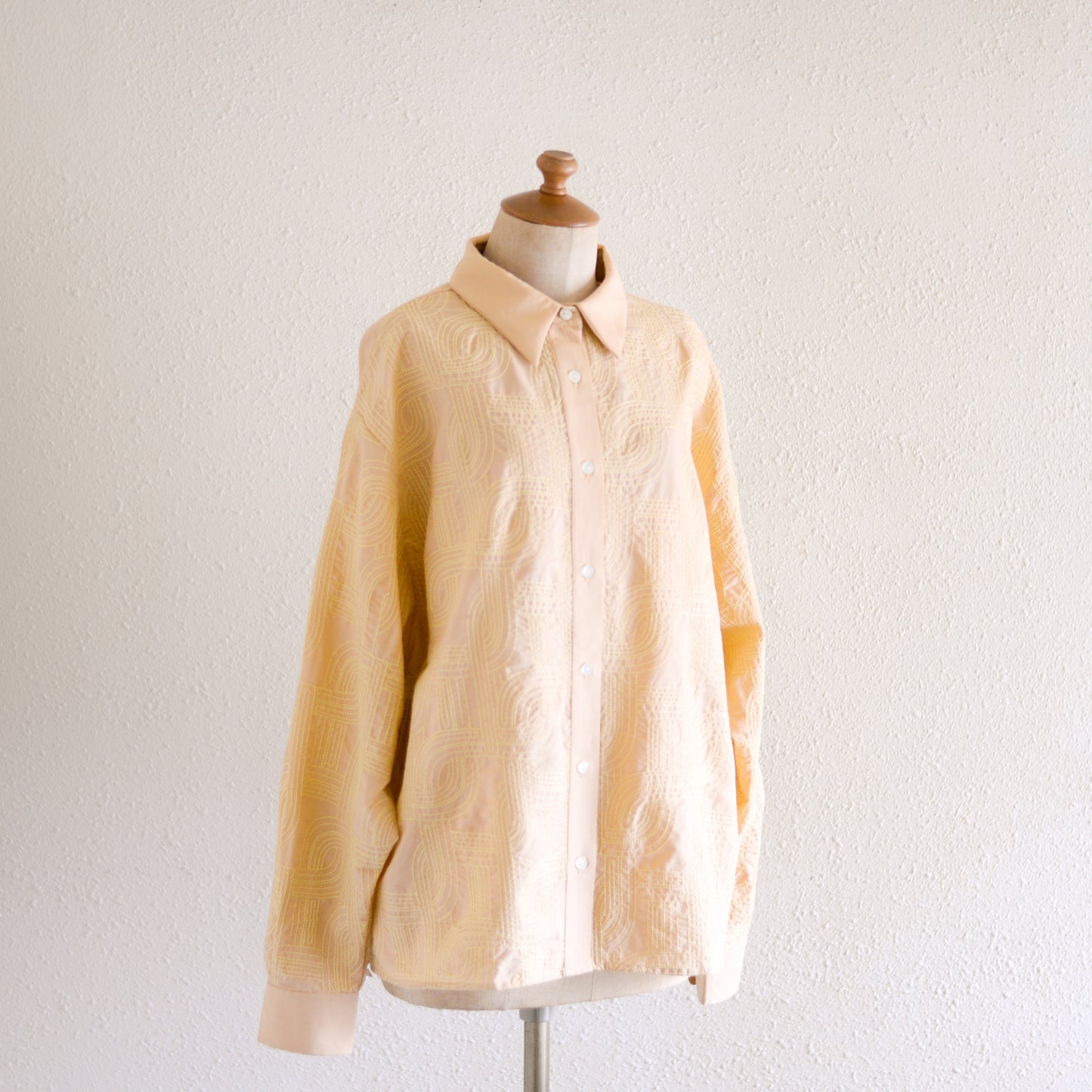 エンブロイダードコットンシャツ Peach