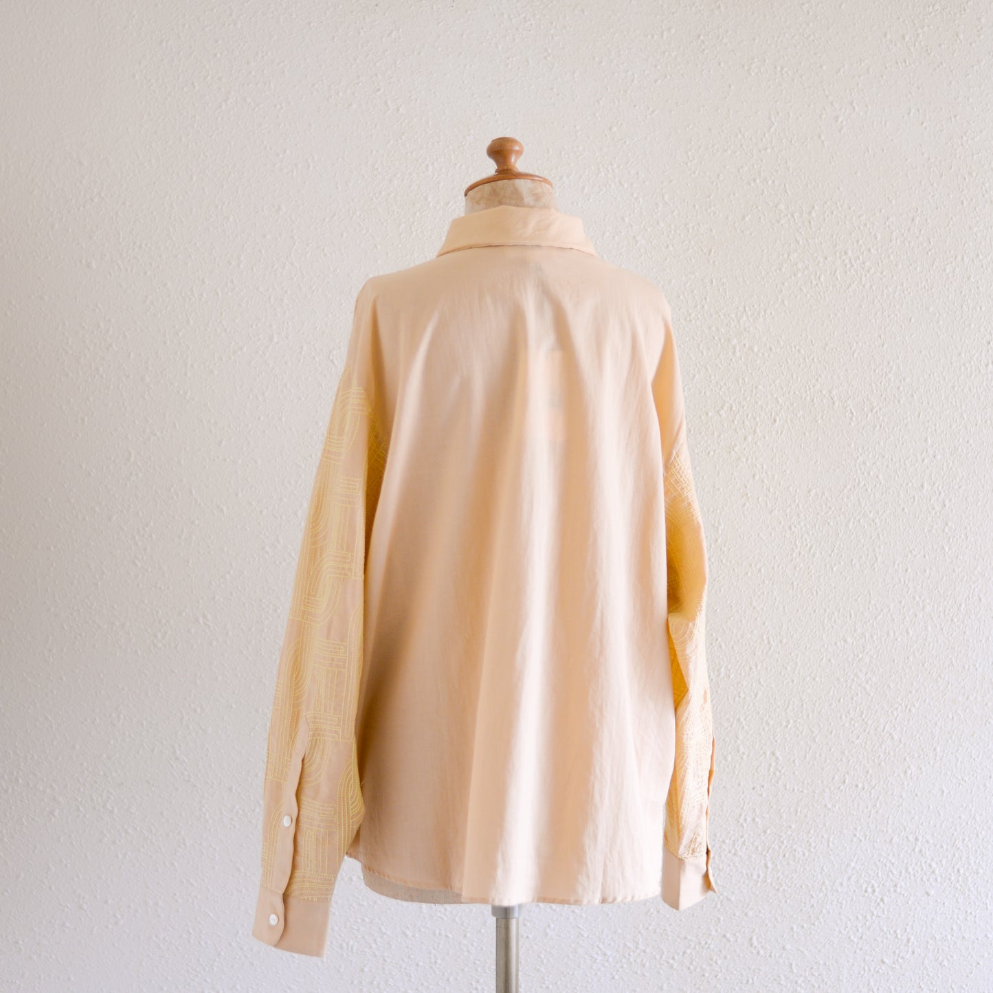 エンブロイダードコットンシャツ Peach