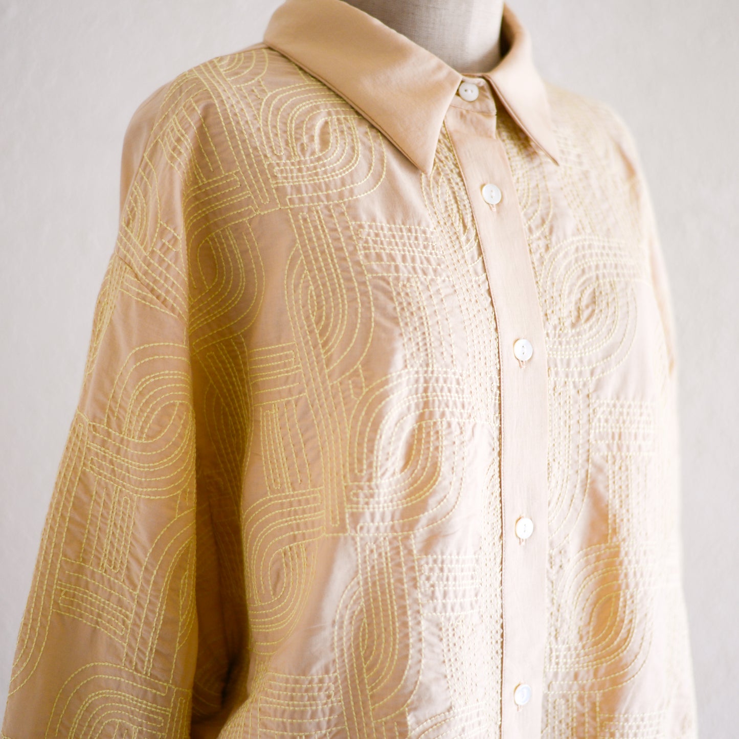 エンブロイダードコットンシャツ Peach