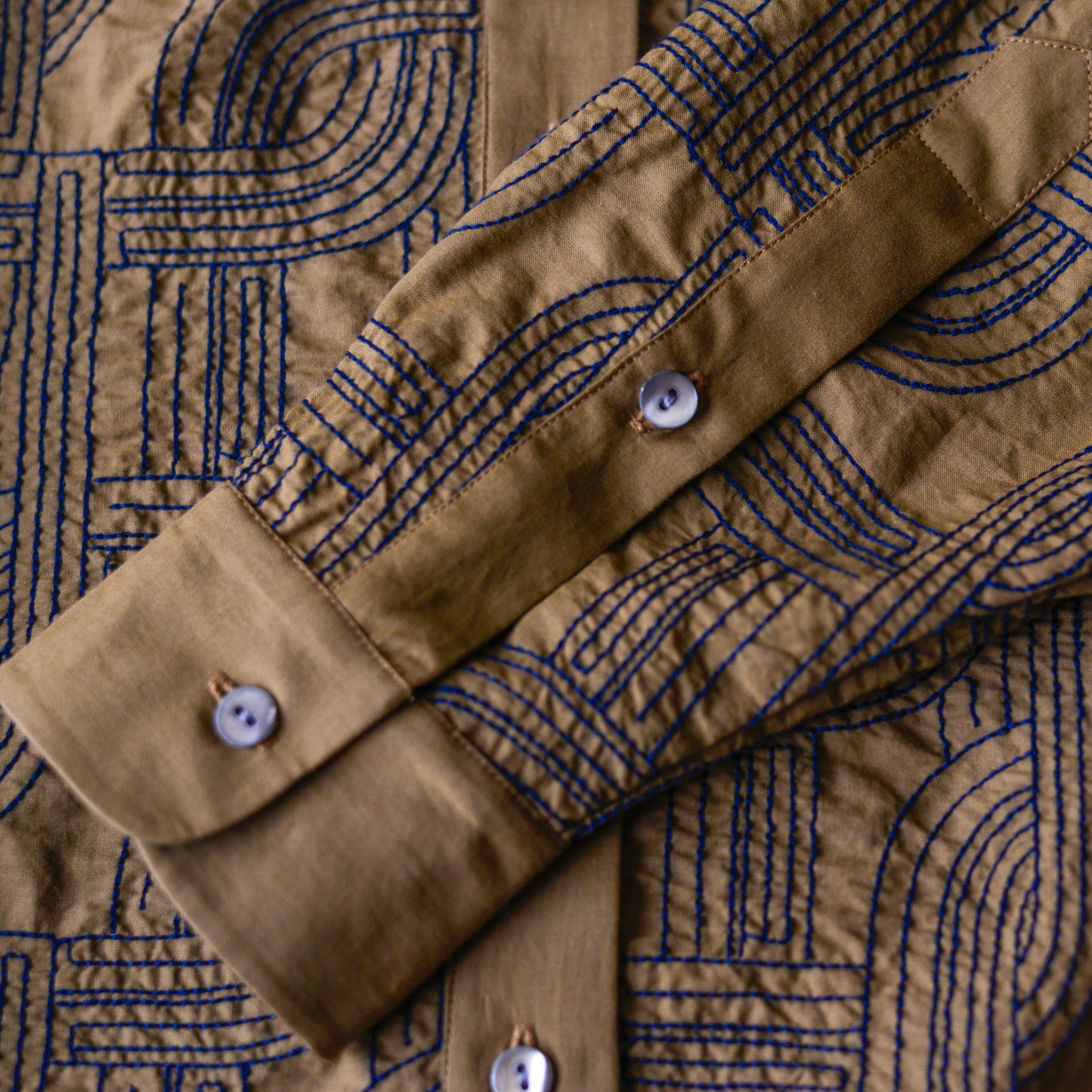 エンブロイダードコットンシャツ Khaki