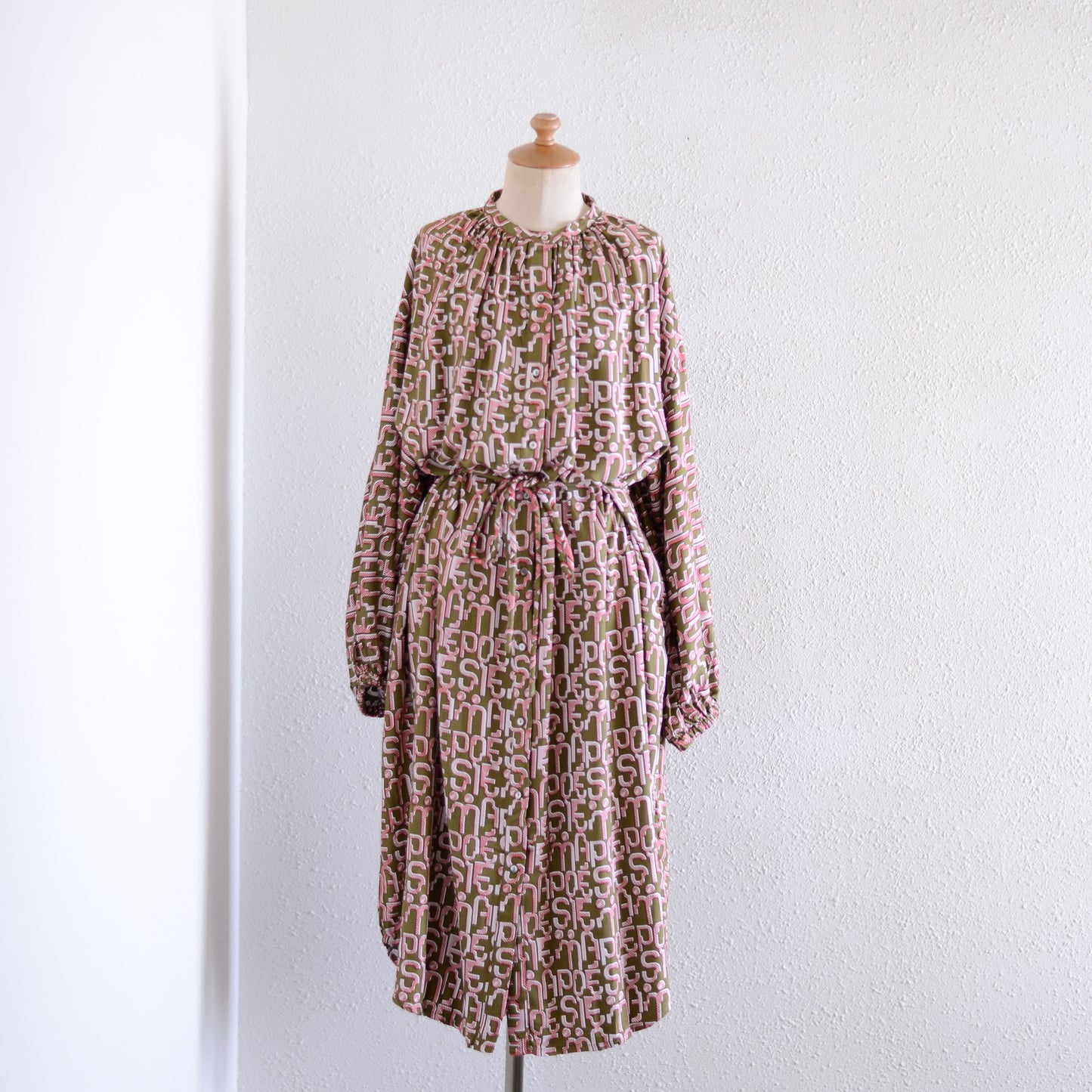 Viscose Text Print Dress Khaki×Pink