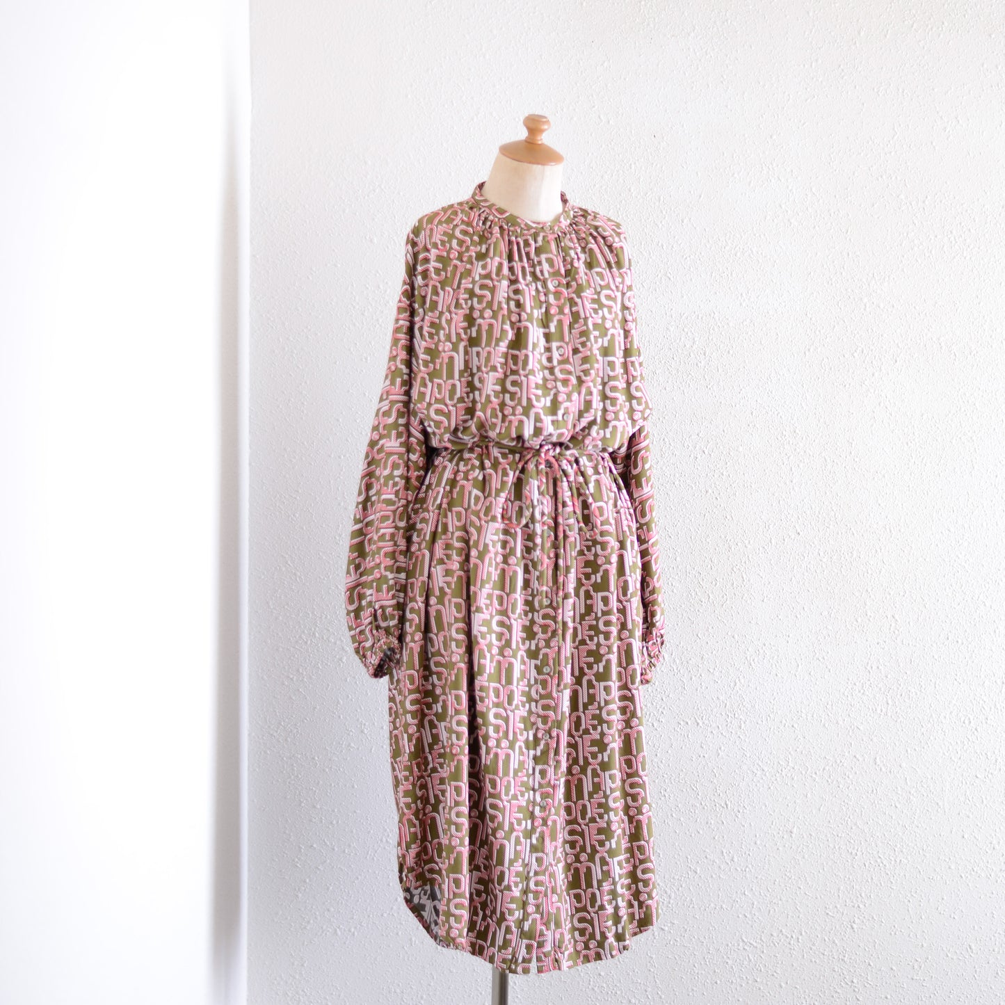 Viscose Text Print Dress Khaki×Pink