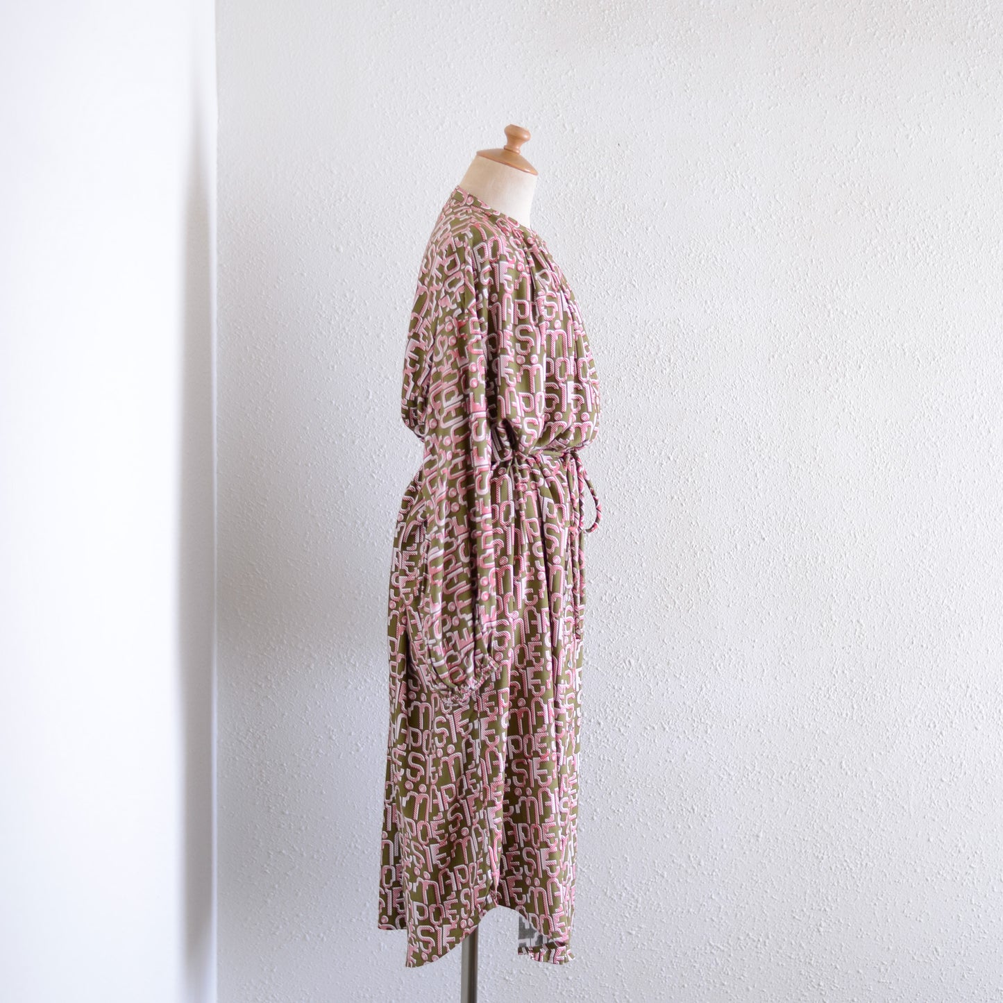 Viscose Text Print Dress Khaki×Pink