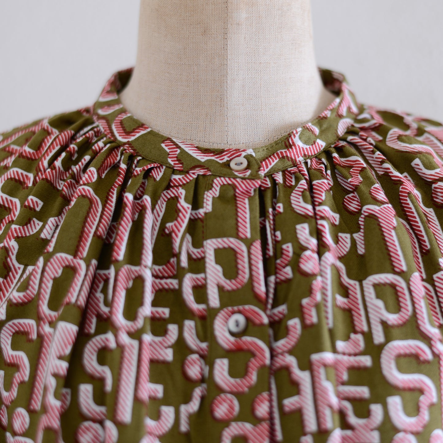 Viscose Text Print Dress Khaki×Pink