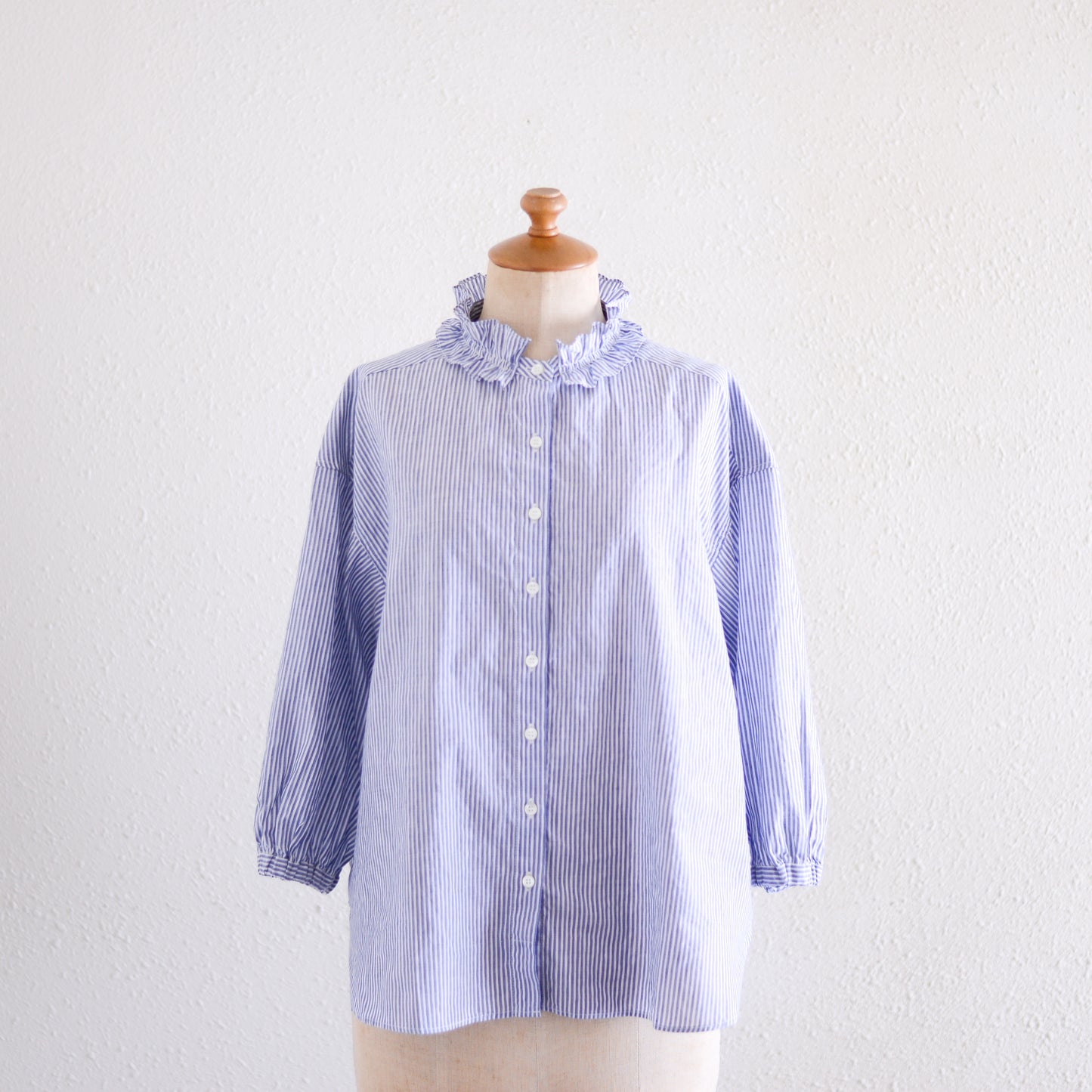 Cotton Linen Frill Collar 3/4 Sleeve Shirt Off White x Navy