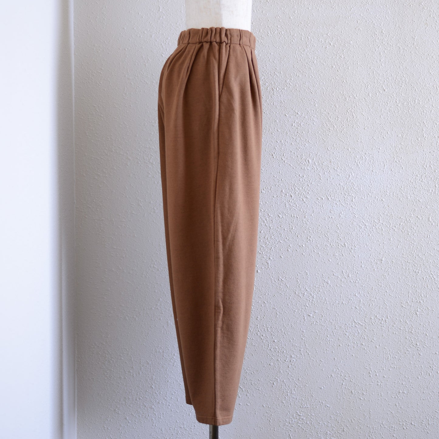 Cotton wool tapered pants Mocha