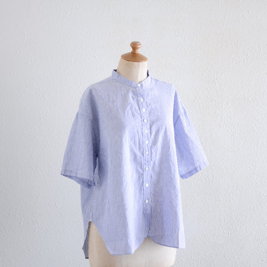 コットンリネンバンドカラー半袖シャツ Off White × Navy