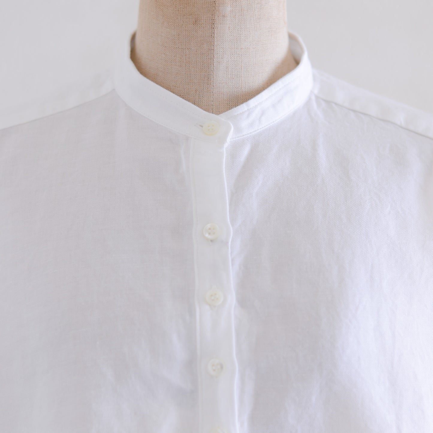 Linen cotton band collar shirt Off White