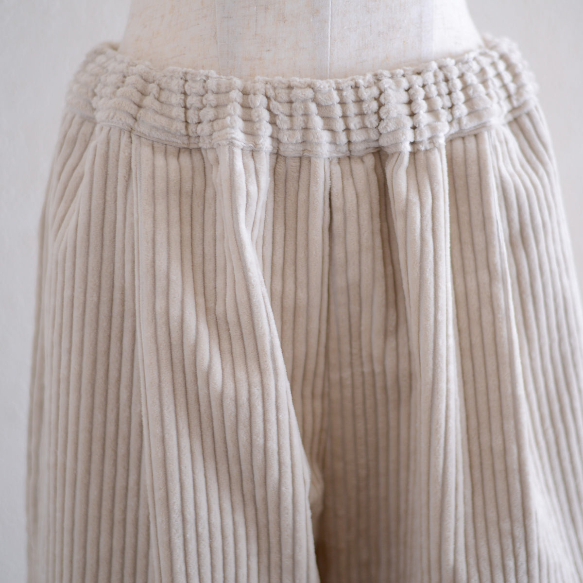 Corduroy wide pants Beige