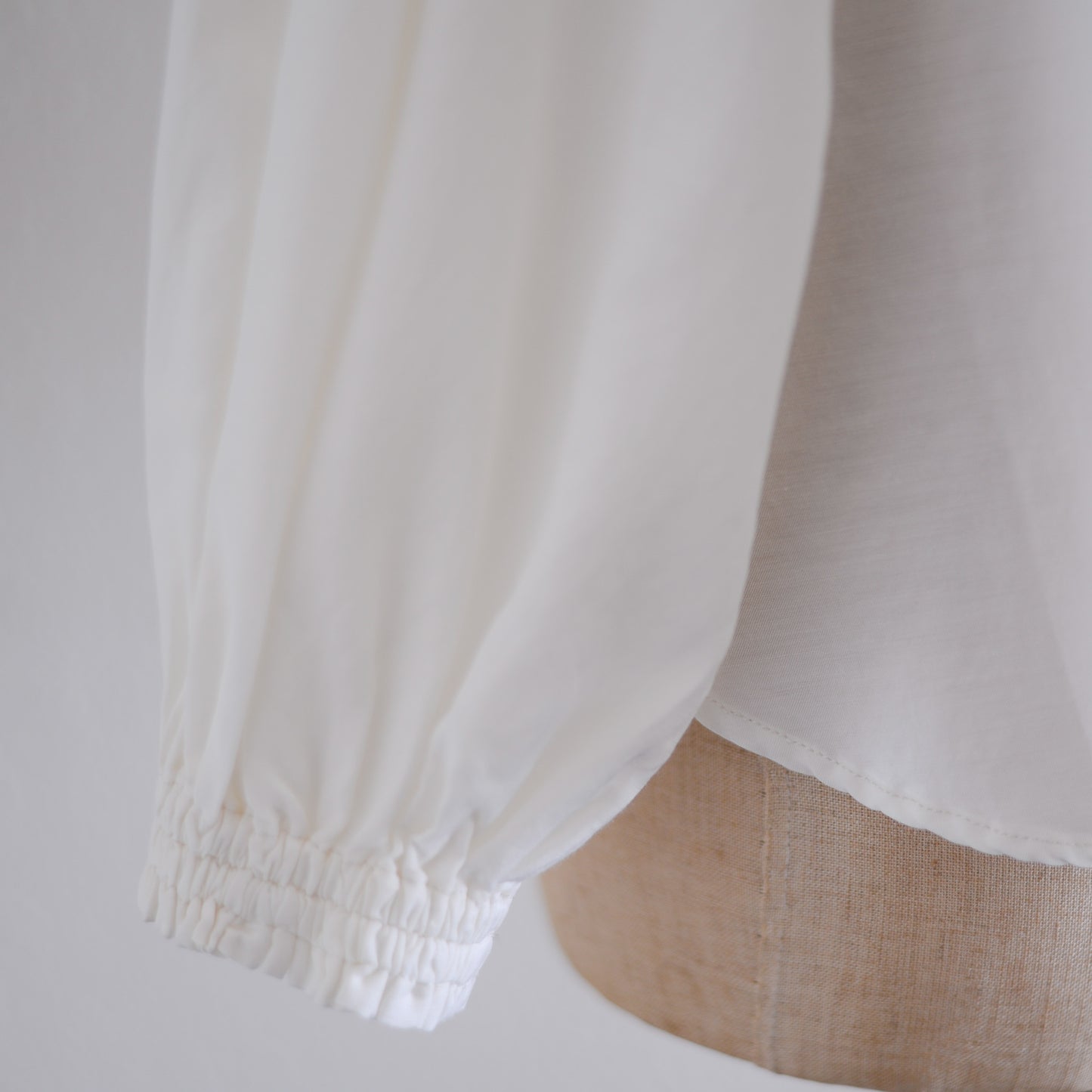 Cotton cupra wool pin tuck 2-way blouse