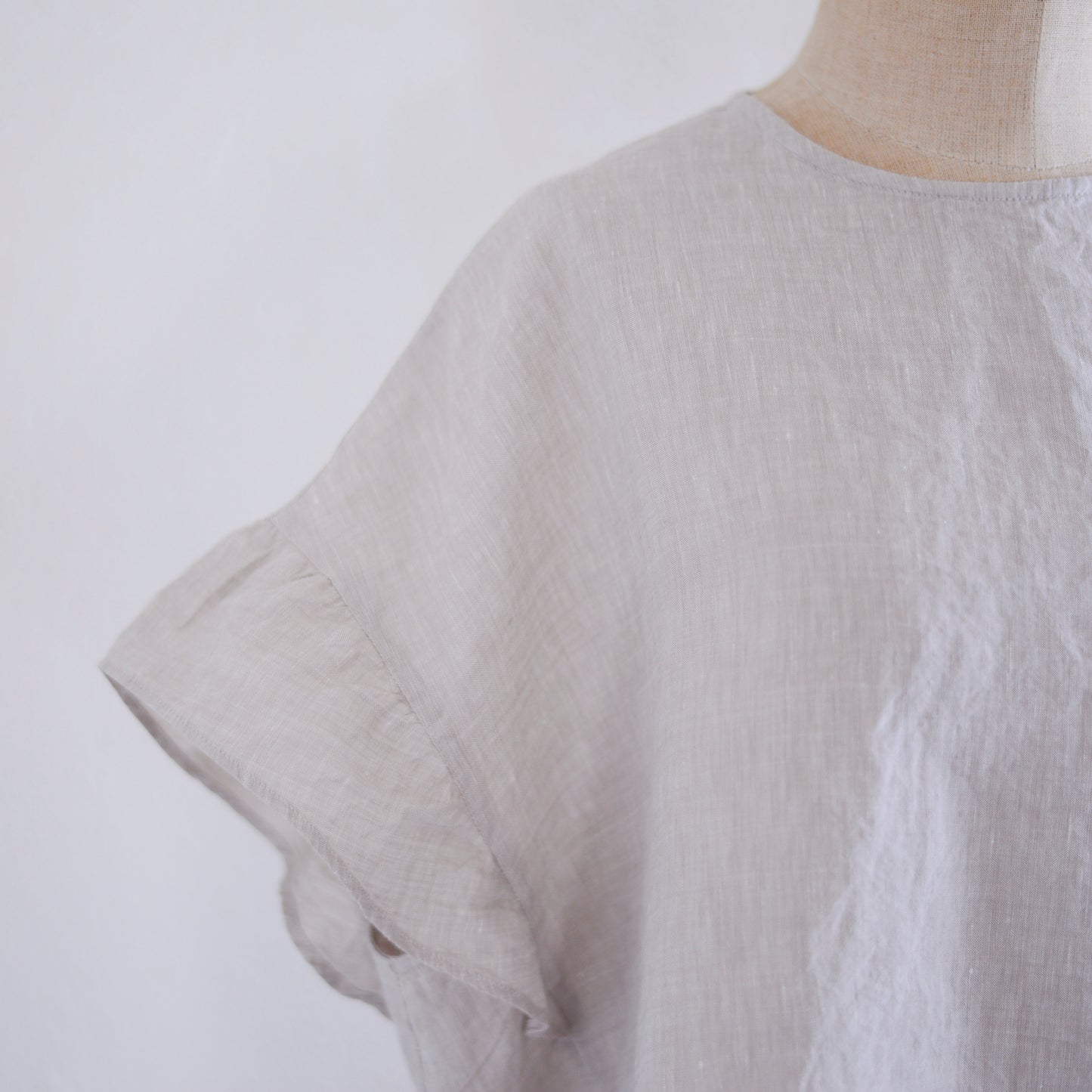 Linen Ramie Gathered Sleeve Blouse Beige