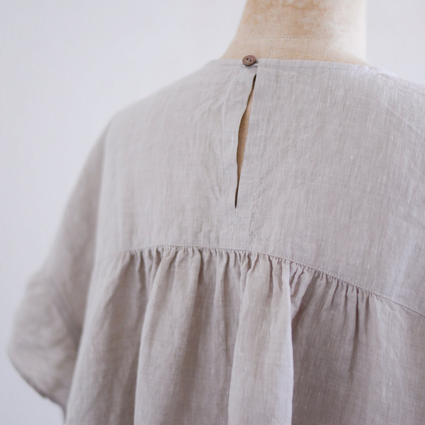 Linen Ramie Gathered Sleeve Blouse Beige