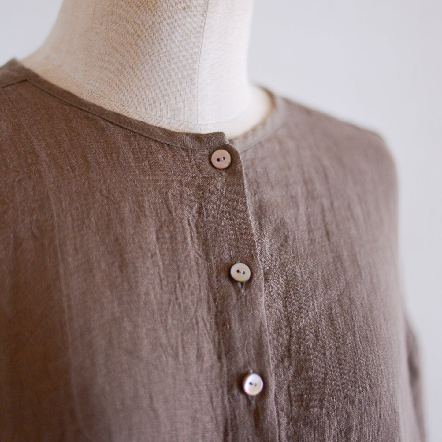 リネンクルーネック七分袖カーディガン Brown