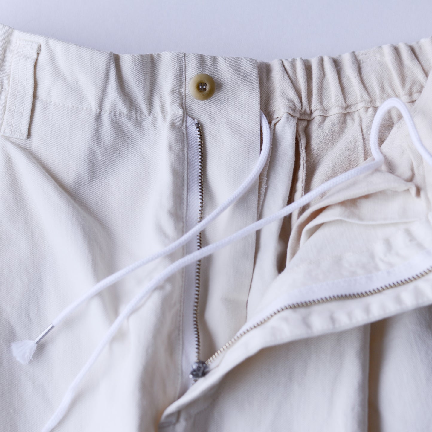 コットンテーパードチノパンツ Ivory