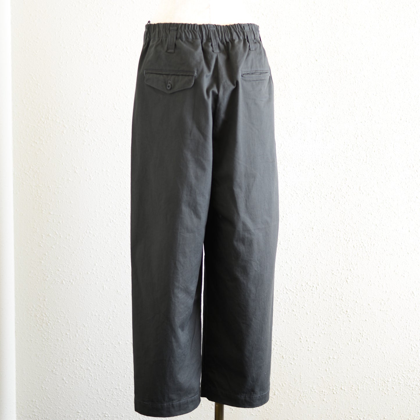 Cotton tapered chino pants in Charcoal Gray