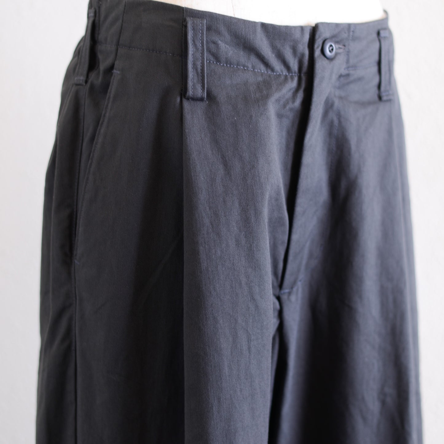 Cotton tapered chino pants in Charcoal Gray