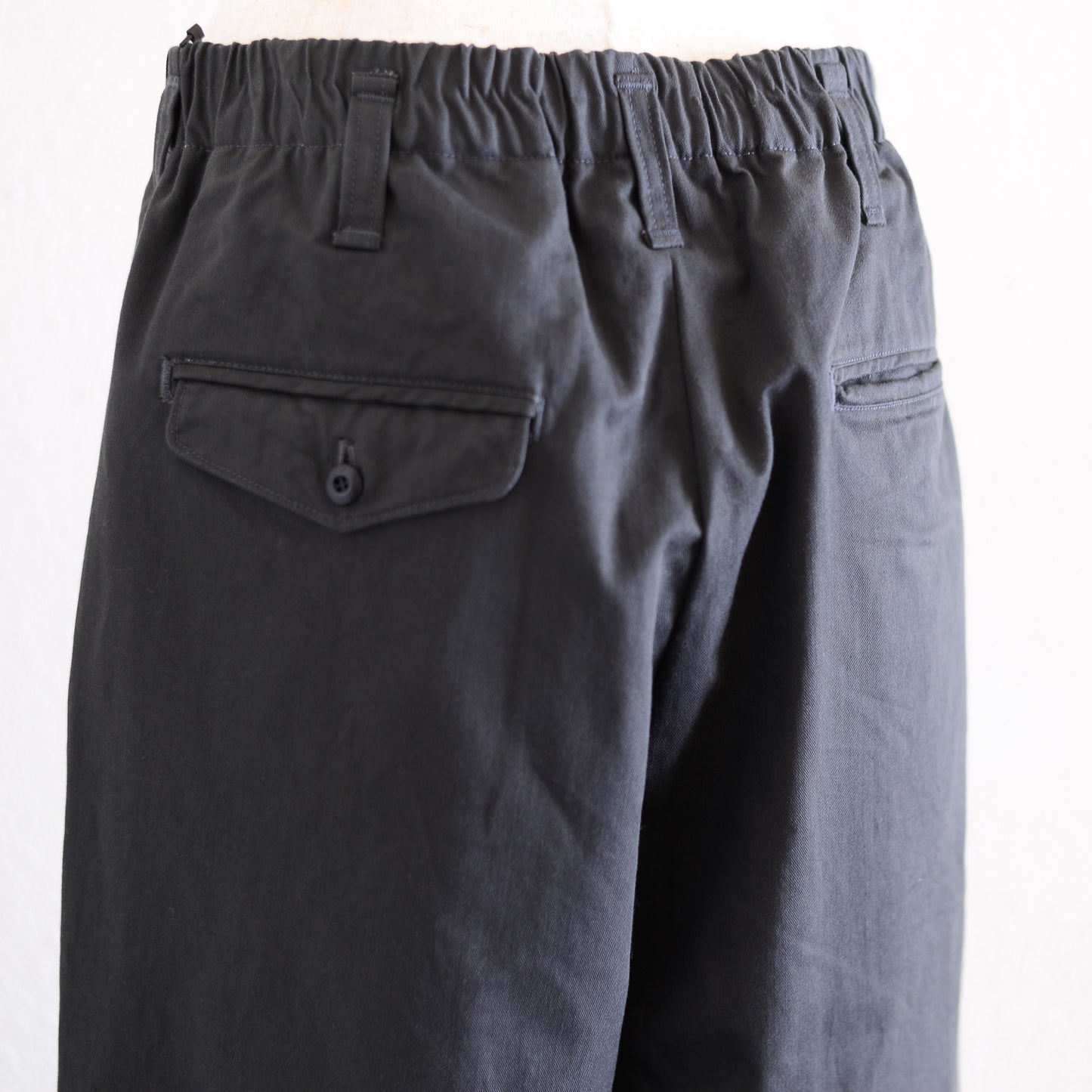 Cotton tapered chino pants in Charcoal Gray