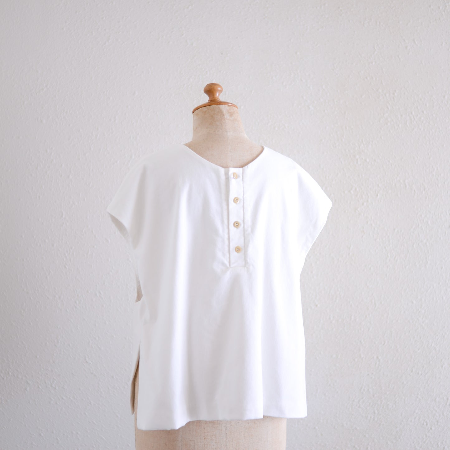 코튼 2웨이 V 넥 베스트 Off White