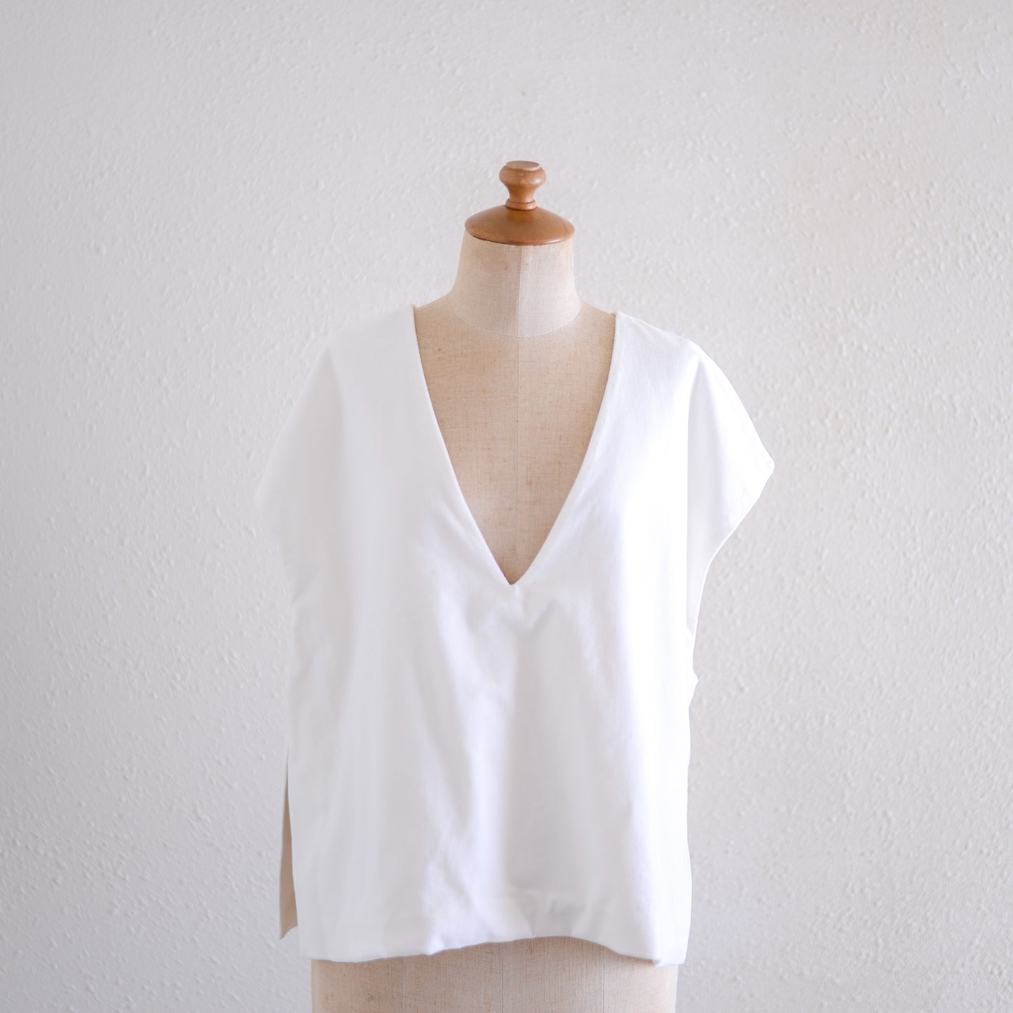 코튼 2웨이 V 넥 베스트 Off White