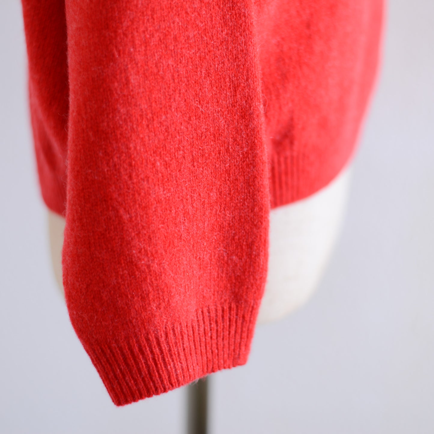Wool and cashmere high-neck sweater in Red