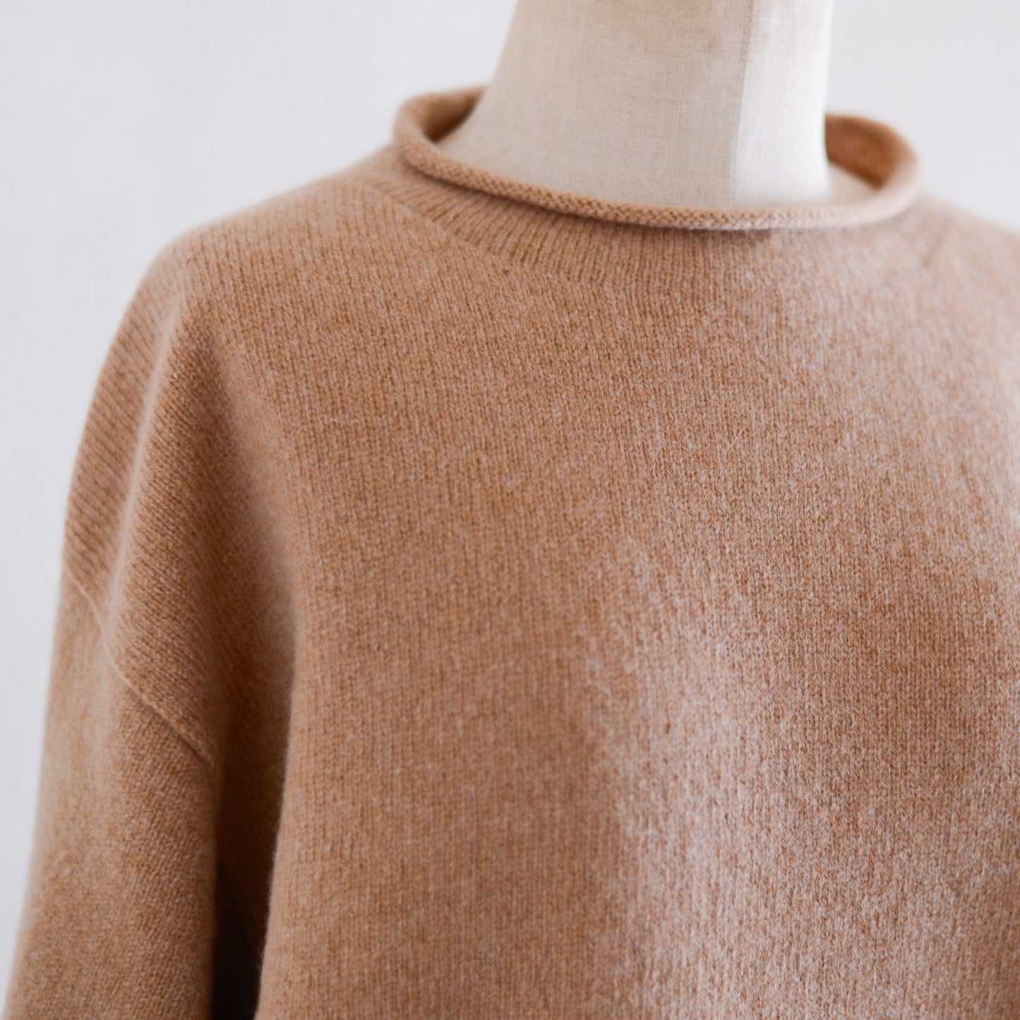 Wool and cashmere high-neck sweater in Camel