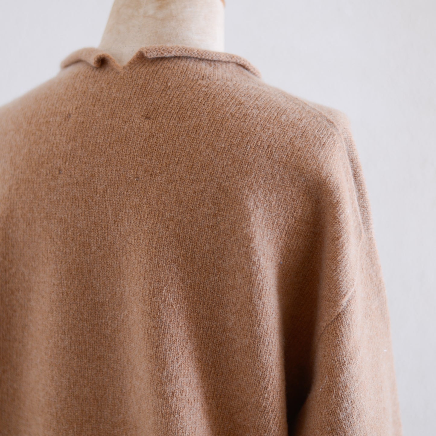 Wool and cashmere high-neck sweater in Camel