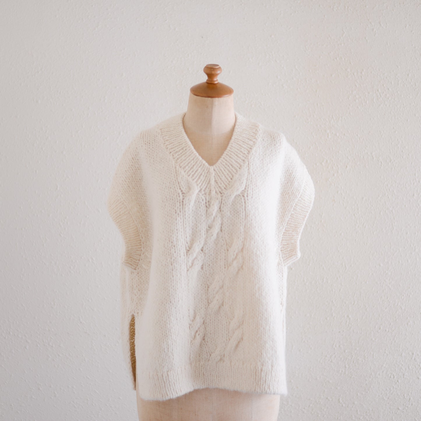 Baby Alpaca Cable Vest Off White