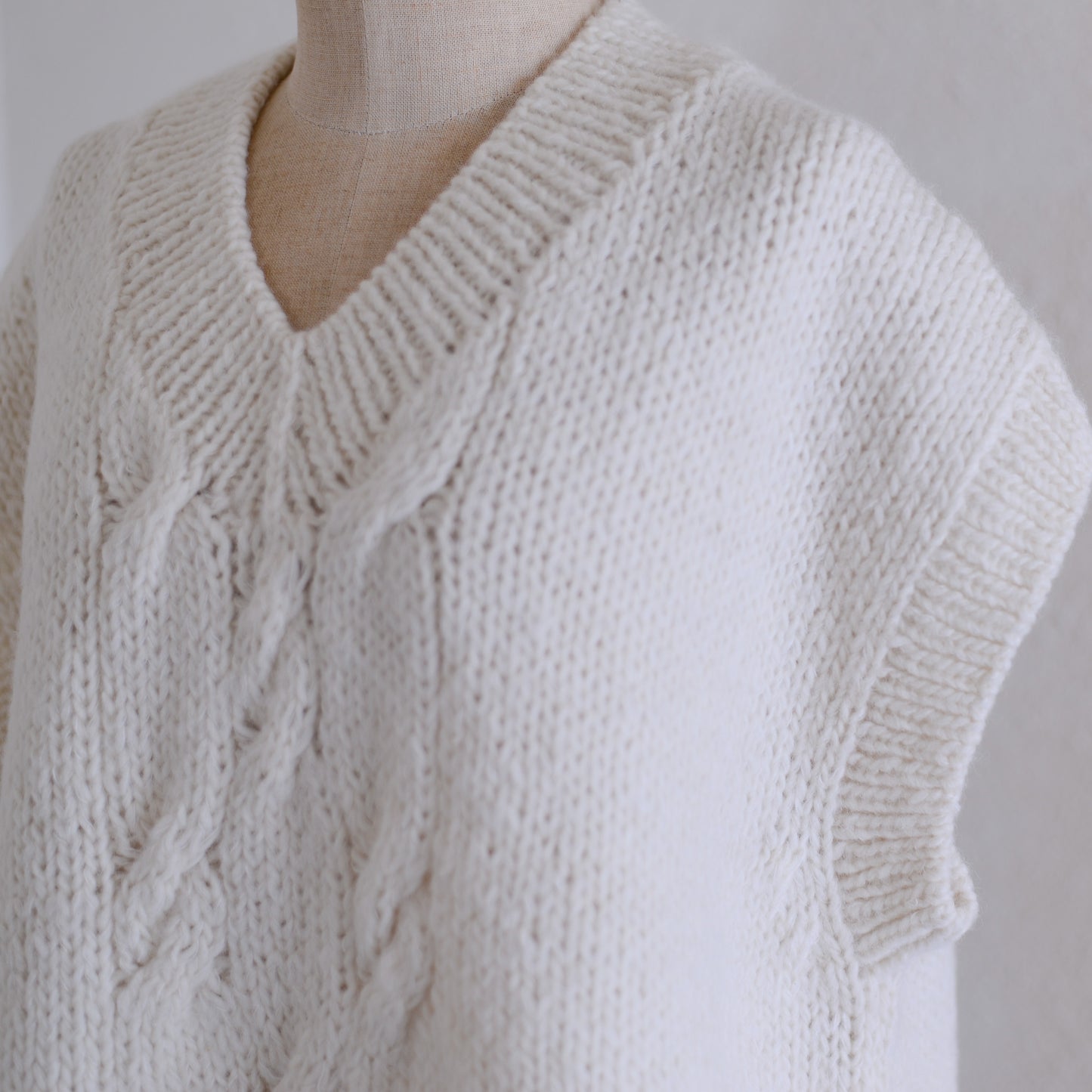 Baby Alpaca Cable Vest Off White