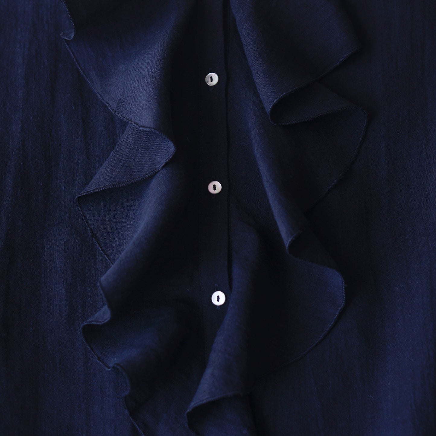 リネンラッフルショートスリーブブラウス  Black