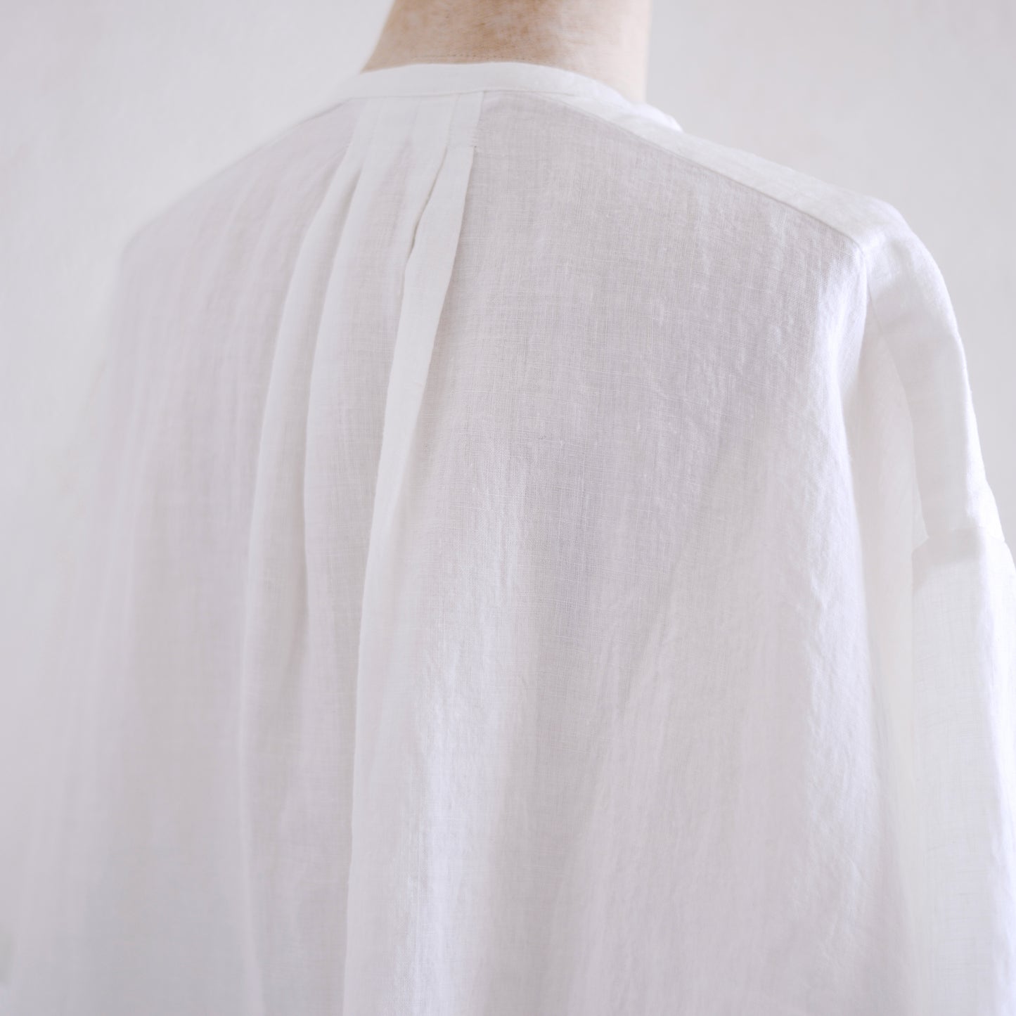 リネンラッフルショートスリーブブラウス  Off White