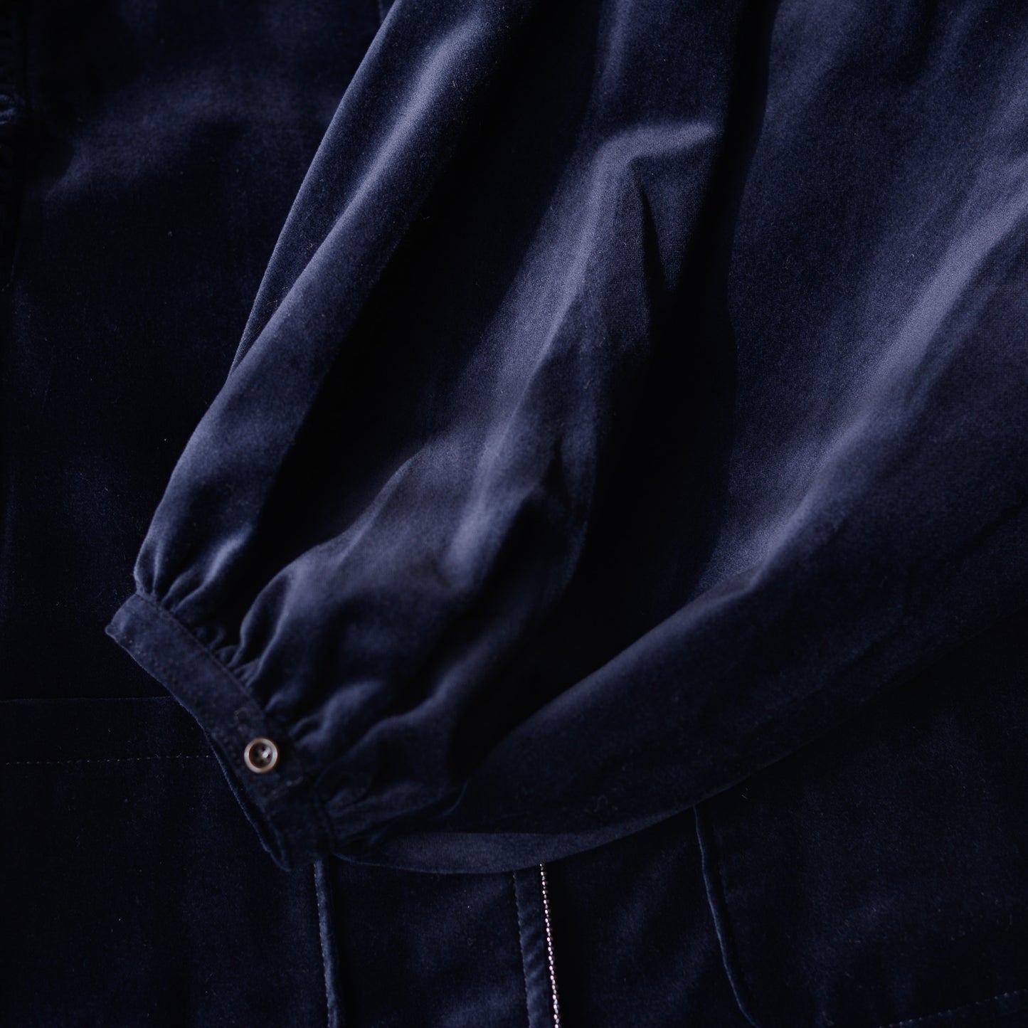 Velvet gathered sleeve short jacket Navy