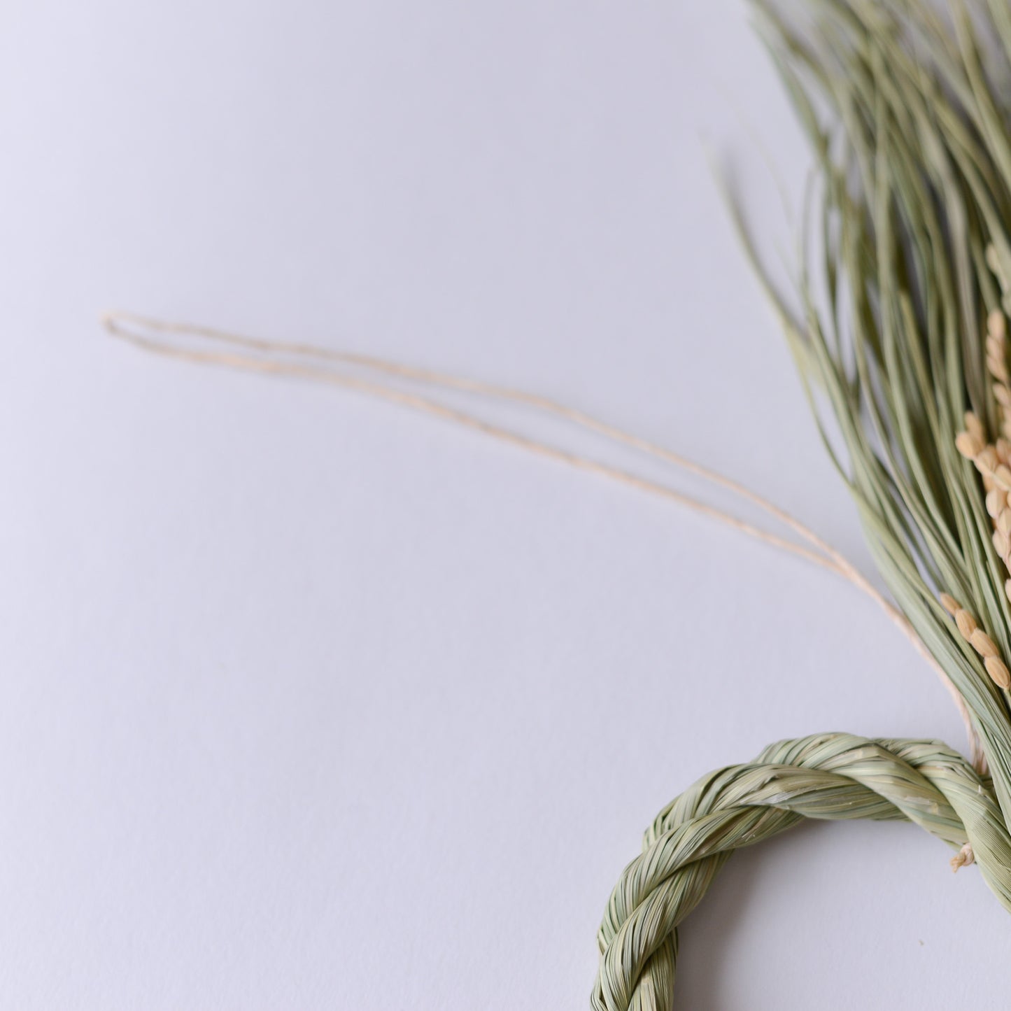 Straw rice ear decoration with roots, small