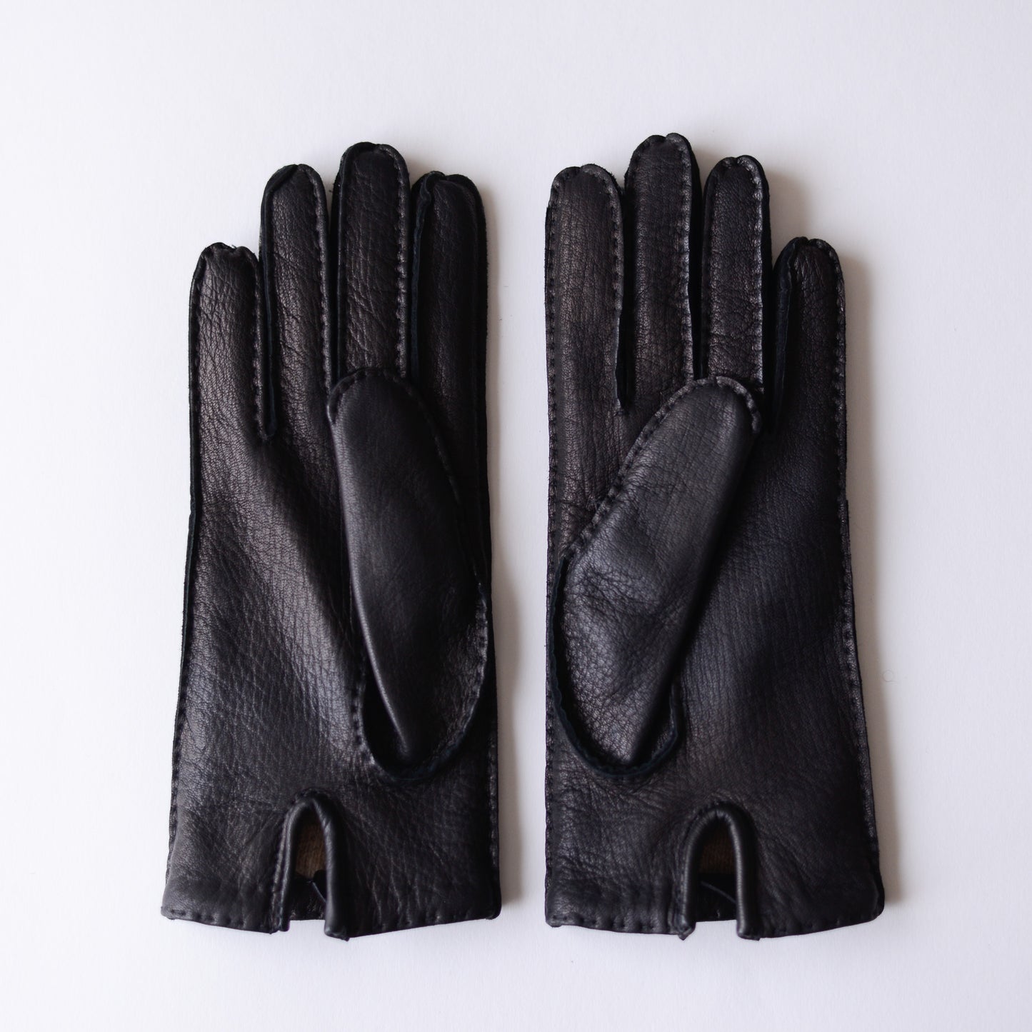 Cashmere-lined deerskin gloves in Black