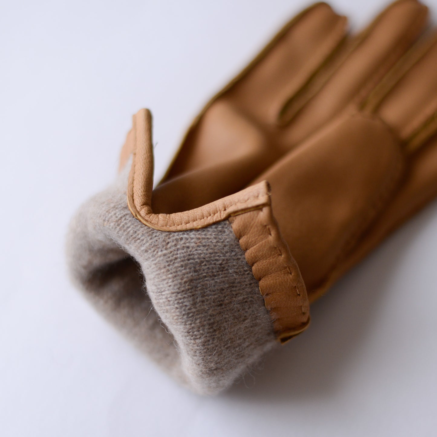 Cashmere-lined deerskin gloves, Beige