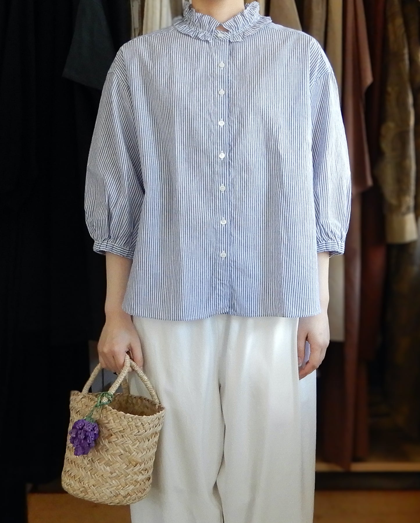 Cotton Linen Frill Collar 3/4 Sleeve Shirt Off White x Navy
