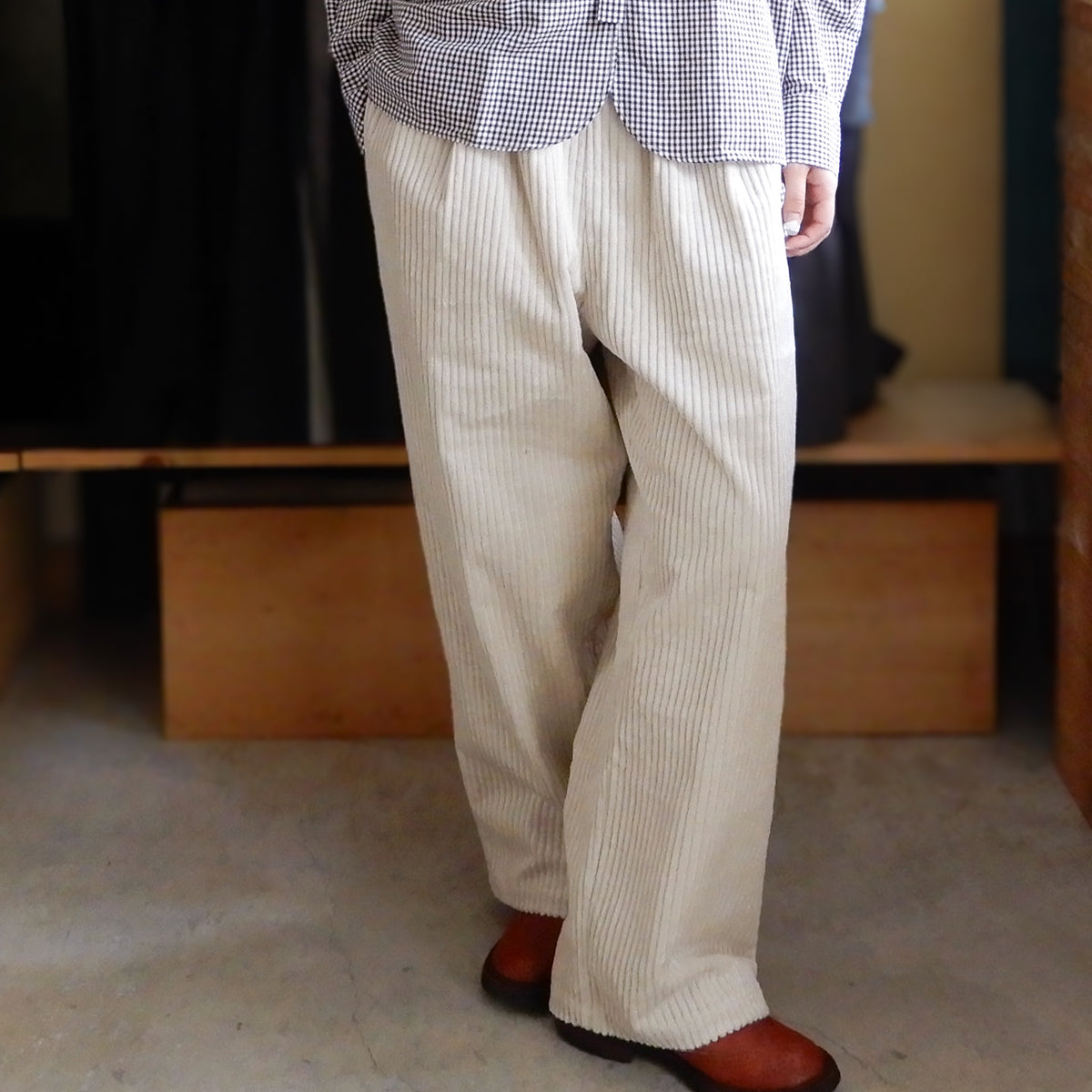 Corduroy wide pants Beige