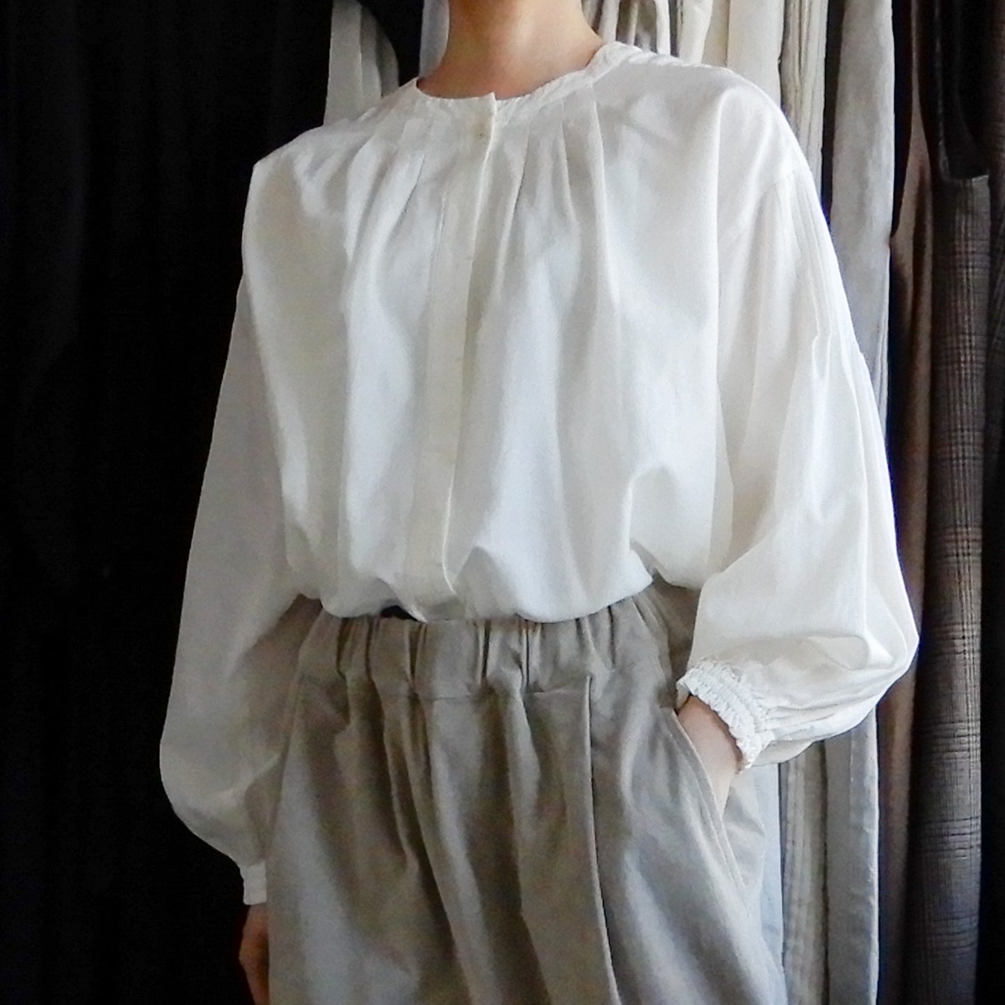 Cotton cupra wool pin tuck 2-way blouse